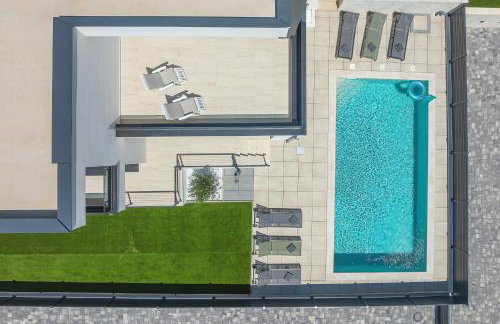 Villa Marina with a Pool - Foto 37