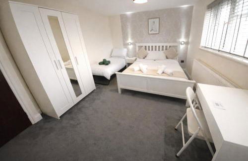 Spacious Modern 5 bedroom home near Heathrow Windsor - Foto 21