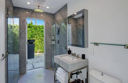 Palm Springs Luxury Home With Pool and Next to Downtown & Airport - Photo 34