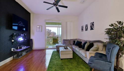 Central Houston Stay - Walk to NRG Stadium, Relax by the Pool, and More! - Foto 3