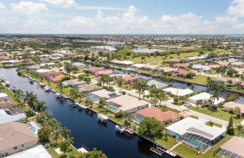 Waterfront Paradise! Heated Pool, Dock, Grill, Fishing near restaurants and shops - Foto 28