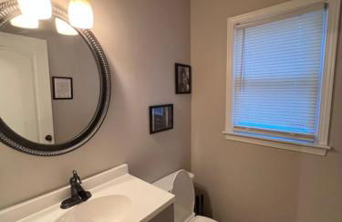 Spacious Gorgeous 3bd home with large deck Close to EVERYTHING - Foto 25