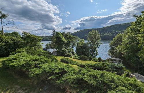 Candlewood Lake -Family Getaway, Lakefront 3775 sqft Home - Foto 17