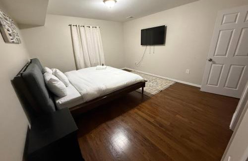 Charming Large 3 beds-2 bath Newark EWR NYC - Photo 17