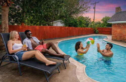 Amazing 4BR 2BA Winter Home with Pool & Game-Movie Room - Foto 37