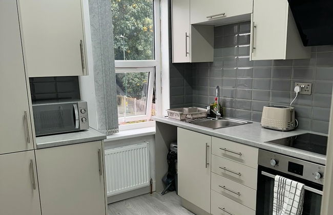 Apt - Sleeps2 - Parking - 20min Drive From Airport - Foto 3