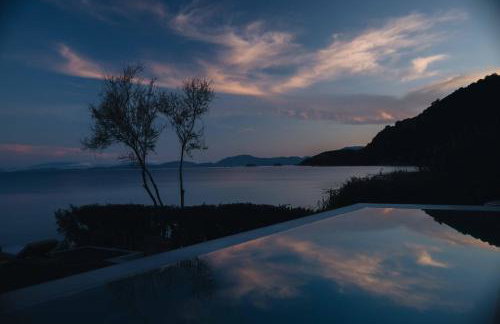 Villa Madouri 5 bed seafront villa with private pool - Foto 36