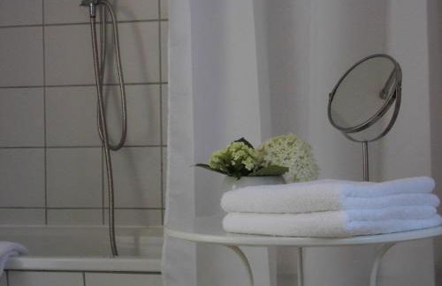 SchlossparkFerienwohnungen Rheinsberg mit Garten - Foto 17