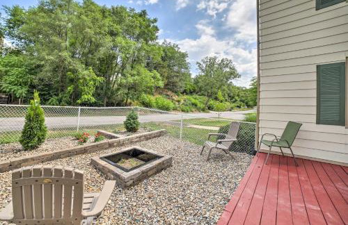 Pet-Friendly Lake Getaway 1 Block to Beach! - Foto 27