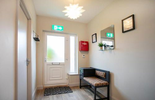 4 Bed Contractor Accommodation in Longbridge - Foto 8