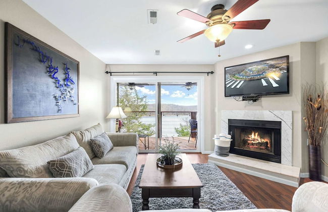 Family Lakefront Oasis Picture Perfect Retreat! - Photo 16