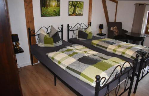 Neu renoviert: 11 Zimmer mit großer Wohnküche, mitten in der Natur - Foto 5