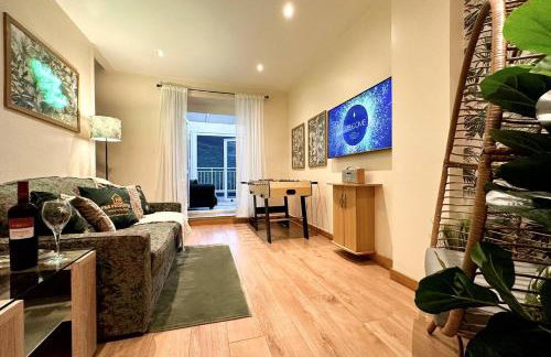 Joyful Jungle Jewel wBalcony & Foozeball-Ferndale - Foto 9