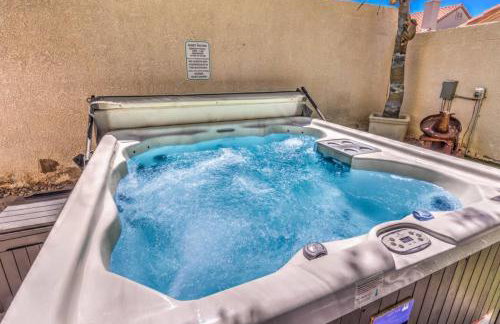 Family Fun for Everyone in Las Vegas- 4 Bedrooms, Billiards, Game Room - Photo 7