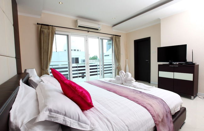 Hidden Palm Pool Villas - Photo 3