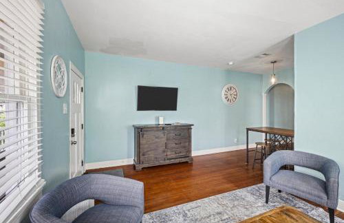 The Starboard at M Historic Lost Bayou Retreat Walk to Beach Sleeps 6 - Foto 14