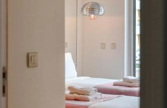 Lux Apt in Priv Condo with Pool, near Beach, Parking & Easy Access to Lisbon - Foto 53