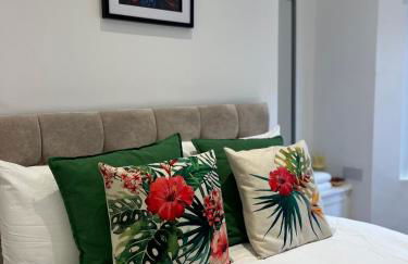 2025 Award Winner Liverpool Cherry House - 4 Bedrooms - Foto 1