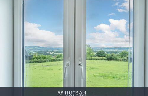 Modern Snitton Cottage & Gardens - Photo 30