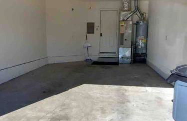 Solar Half-Plex with Chic Style in Country Glen - Foto 25