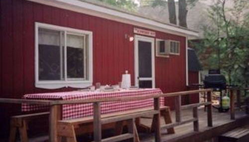 Dog-Friendly Lakeside Cabin Rental with Private Beach in Brownfield, Maine - Foto 4