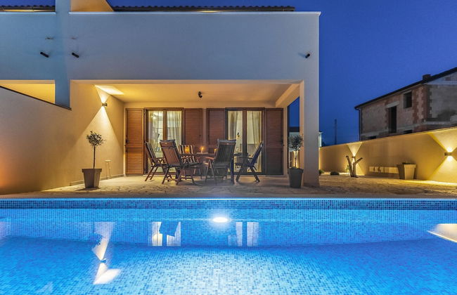 Family Villa With Pool, Wellness - Foto 18