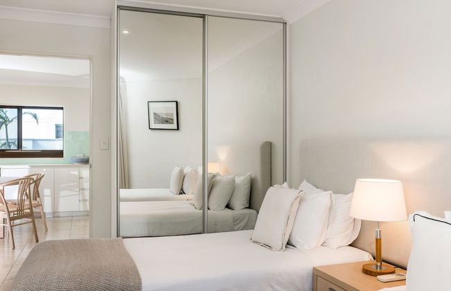 Bayview Beachfront Apartments, in town right on the beach - Foto 12