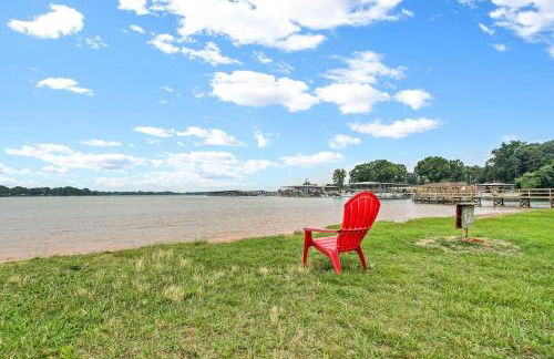 Cozy Lake Home - Jacuzzi King Bed Marina Access - Foto 1