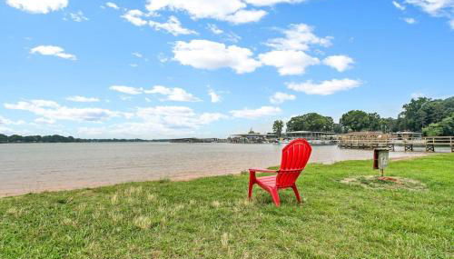 Cozy Lake Home - Jacuzzi King Bed Marina Access - Foto 1