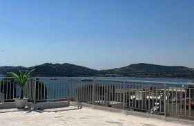 Athens Palaia Fokaia Entire Flat 2 bedrooms with panoramic sea views and a massive veranda , only steps away from the beach and amenities - Foto 6