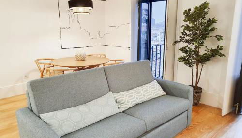 Great Flat & View in Historic Porto by LovelyStay - Photo 2