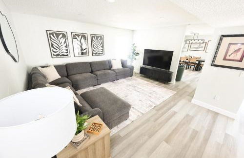 Family Friendly Southwest Bakersfield Retreat with Jacuzzi and Fenced Yard - Photo 1