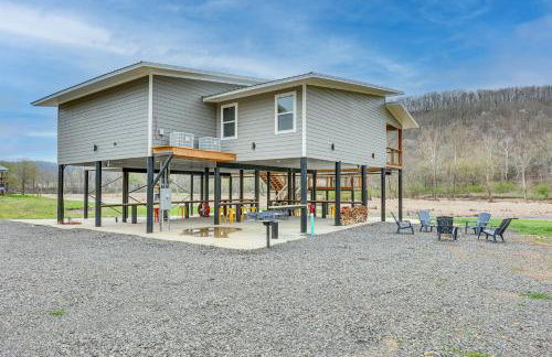 Riverfront Caddo Shack Home with Views and Fire Pit - Foto 39