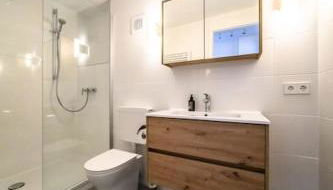 TiCasa Atelier-Parkplatz-Unique-Flughafen-Messe - Photo 5, Shower