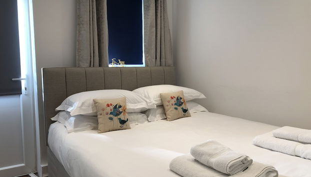 Fountain View 1BR Flat-Free Parking - Foto 3, Habitación