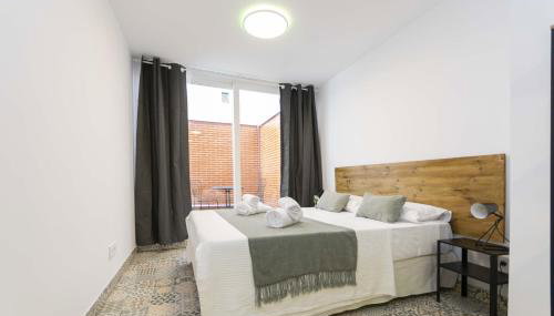 Regency IV - Ferga Suites - Photo 3