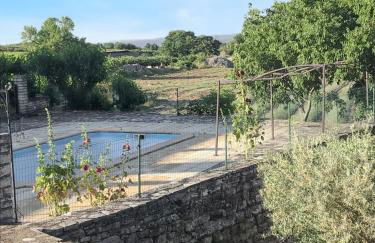 Maison accueillante à Orgnac-l'Aven avec piscine partagée - Foto 26