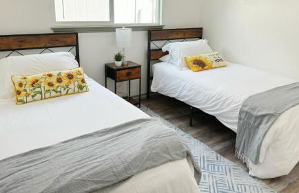 Relax Modern 3BR 2Bath - NW Austin, Sleeps 10 - Photo 28