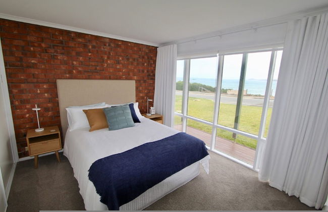 Southern Sands Beachfront Apartment - Photo 6
