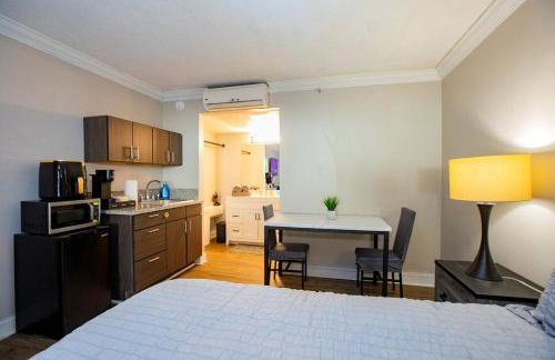 Lux Mins To Nascar HOF CDIA & Atrium Health - Foto 5