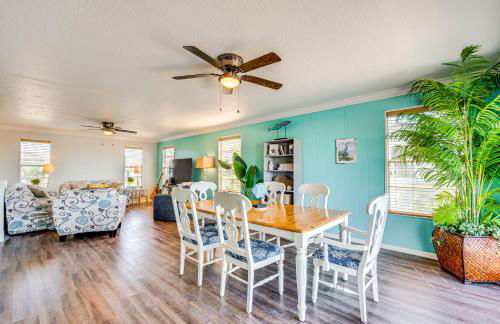 Waterfront Florida Escape with Pool and Private Dock! - Foto 7