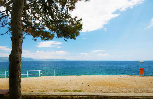 Villa Kalac, a charming holiday pool oasis near the sea - Foto 5