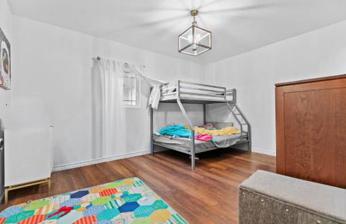 Luxury Pool Oasis- Near Stadium, Tennis and Golf - Photo 24