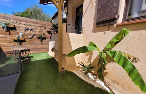 Nuit d'évasion love room avec baignoire balnéo et jardin avec spa - Foto 2