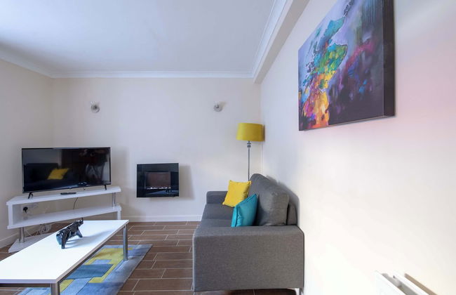 Host Stay Hanover Apartment - Photo 1