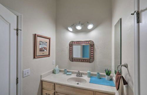 Desert Gem with Patio and Grill, Near Oracle St Park! - Foto 14