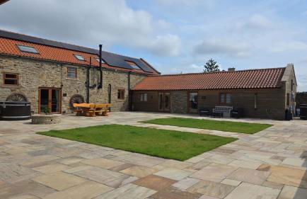 The Estate, Luxury Spacious Family Stay with 3 Hot Tubs, Scenic Views Sleeps 16 near Durham & Bishop Auckland - Foto 8