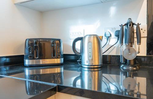 Cheerful 4-bedroom house with multiple car parking - Foto 11