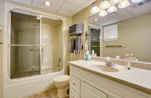 All-Season Lake Wallenpaupack Condo with Views - Foto 18