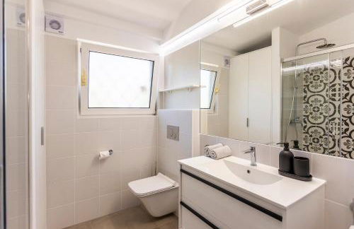 Villa Azure Horizon and Breeze - Panoramic Ocean View and Heated Pool - Foto 18